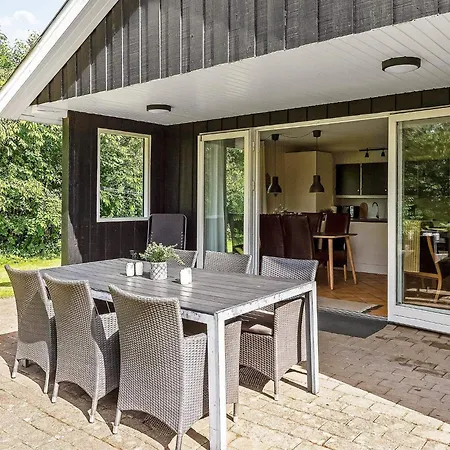Three-bedroom In Toftlund 32 *