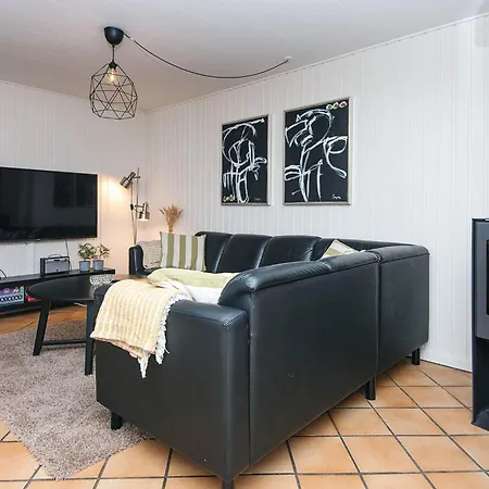 Three-bedroom In Toftlund 32 * Vestergard